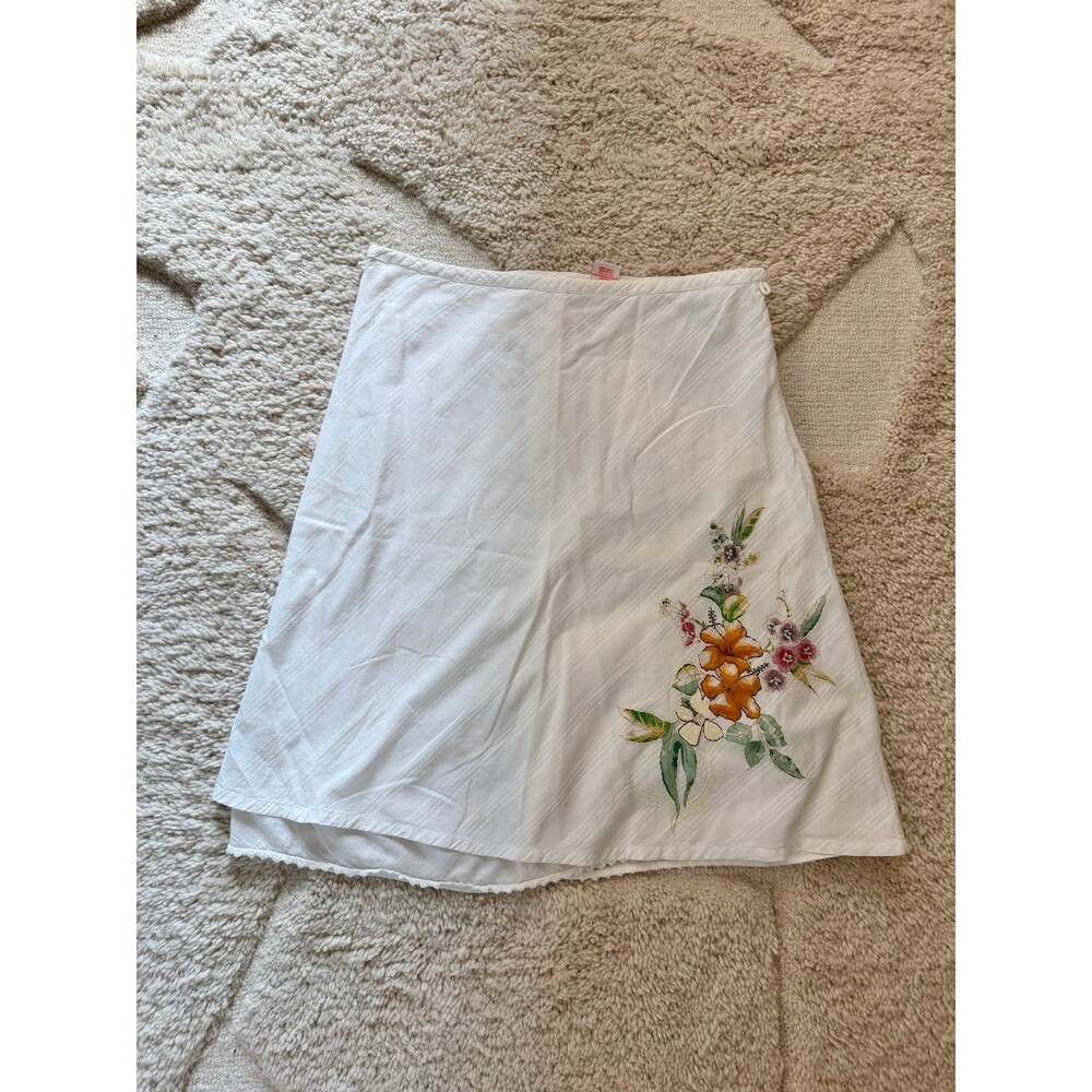 Vintage Y2K Roxy Embroidered Floral Wrap Mini Skirt Cotton Eyelet Trim